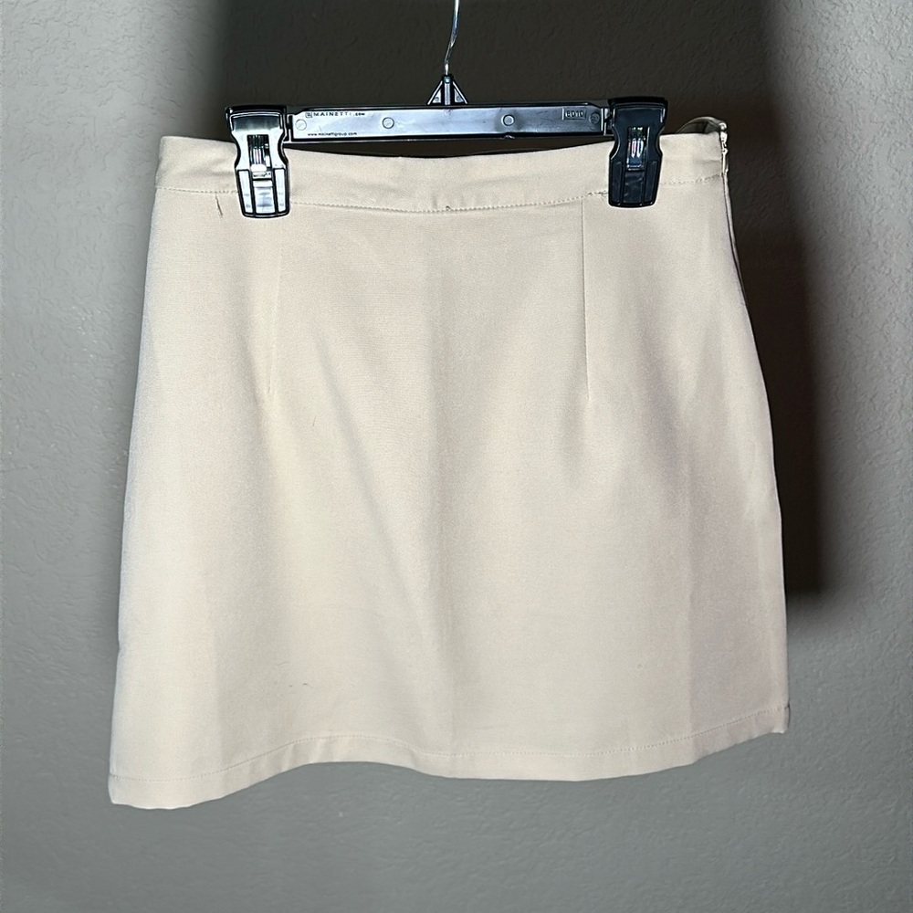 Heartbreak cream skirt
